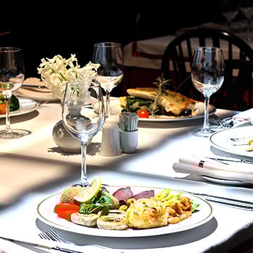 What are the dining options available near Comfort Inn Shelby, NC?